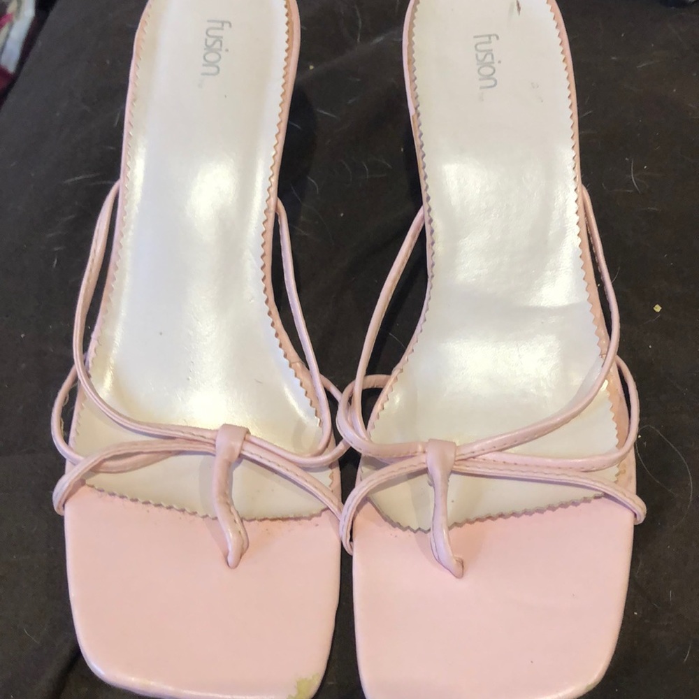 Fusion light pink heel - used
